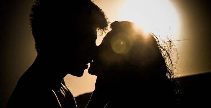 O que significa sonhar com beijo de língua?